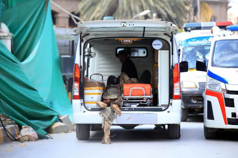 Attacco kamikaze in una moschea. Strage di poliziotti