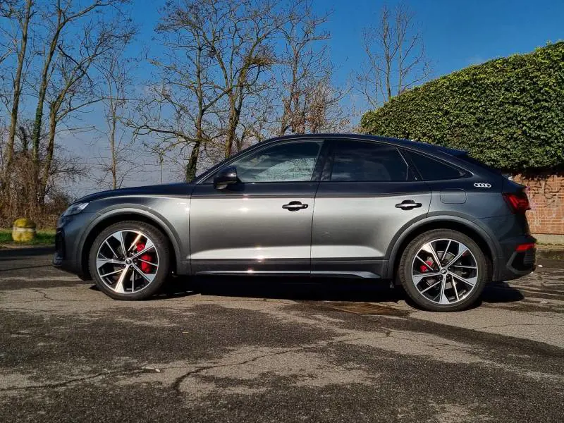 Audi Q5 Sportback PHEV, ecco la nostra prova su strada