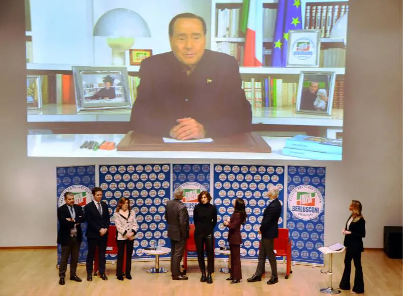 "La Lombardia è una punta di diamante". Berlusconi lancia la volata di FI alle regionali