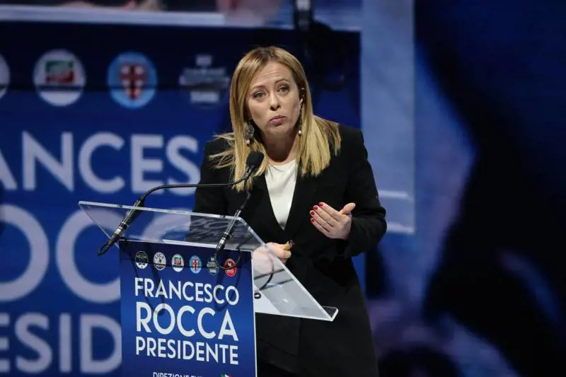 "Non è più possibile isolare l'Italia". Meloni rivendica i successi del governo