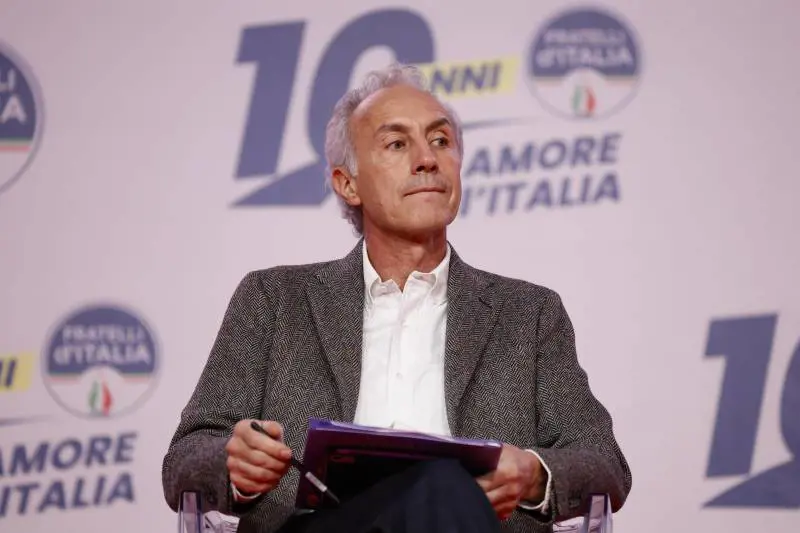 "La differenza tra noi è che...". Così Renzi annienta Travaglio