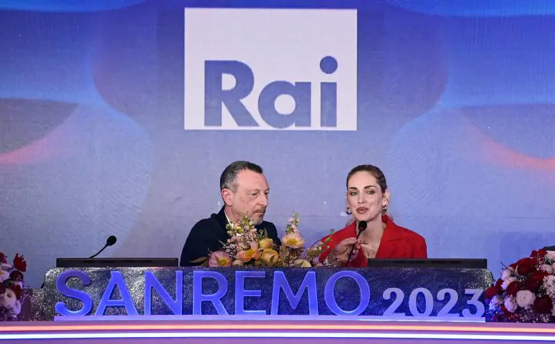 Ferragni figura indegna, ninna nanna Mattarella e Benigni: quindi, Sanremo...
