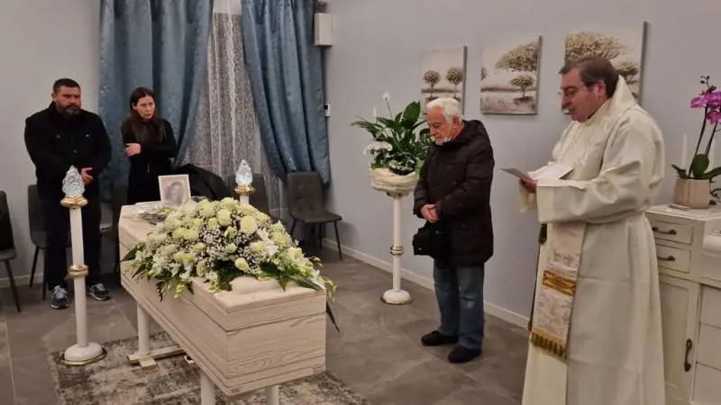La camera ardente allestita per Yana Malayko (foto Alessandro Politi)