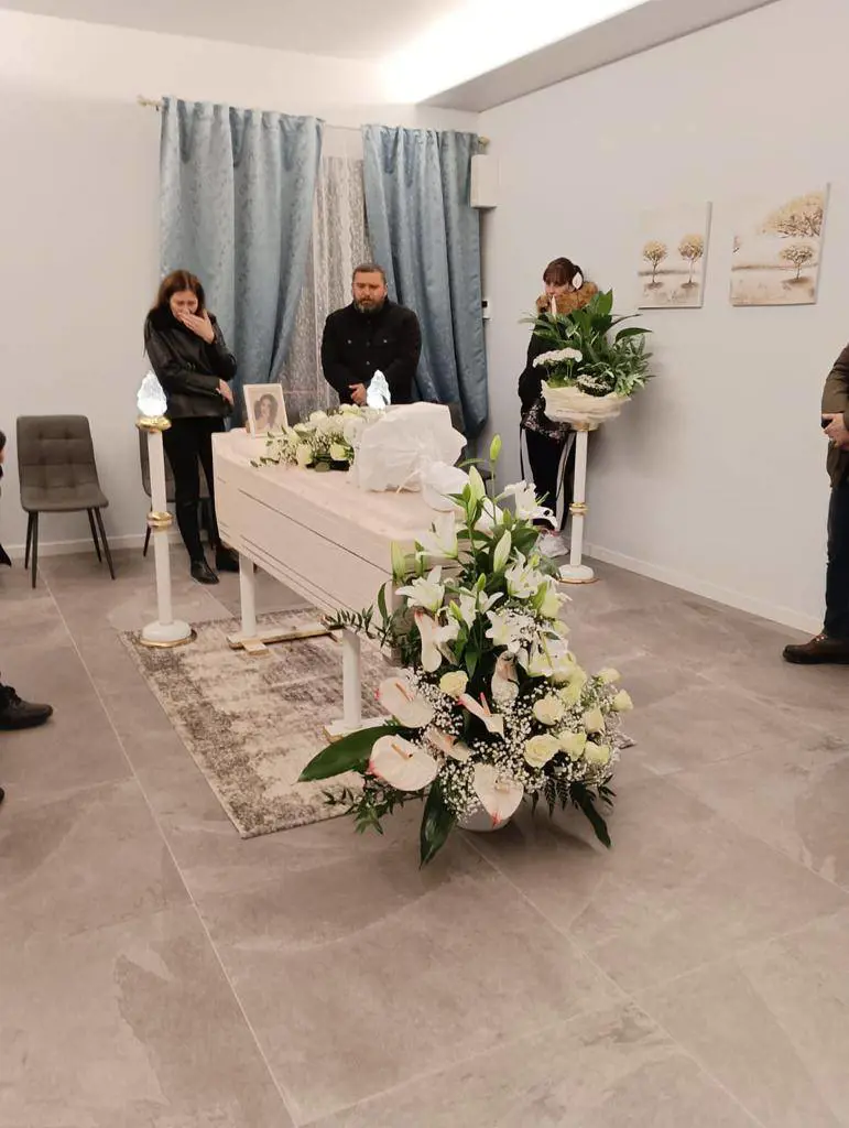 La camera ardente allestita per Yana Malayko (foto Alessandro Politi)