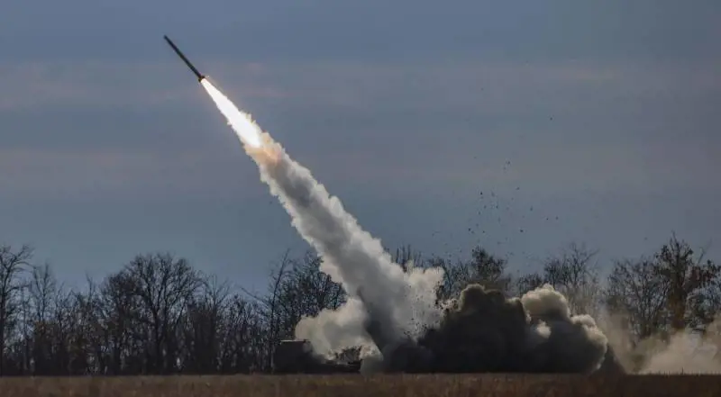 Himars, missili e droni: il piano per frenare la macchina militare della Cina