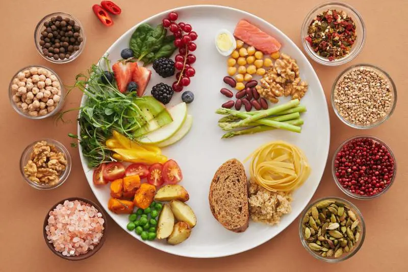 Dieta Mind per gli over: ecco come mantenere il cervello giovane