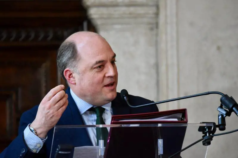 Il balletto sui caccia: l'ok all'invio non c'è ma resta l'ipotesi per spaventare Putin