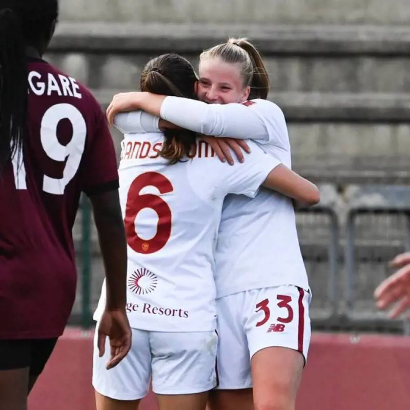 Zara Kramzar, Roma calcio (Twitter)