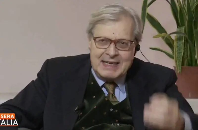 "Non è vero...". Sgarbi e l'sms di Meloni che sbugiarda Macron