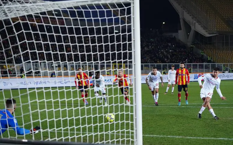 Fa tutto la Roma, ma Falcone alza il muro. Solo un pari a Lecce