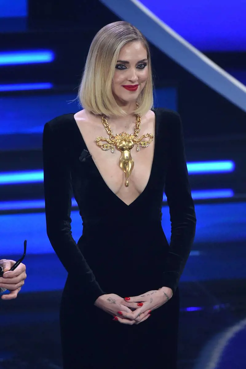 "È un'inetta, una capra". Sgarbi annienta così la Ferragni