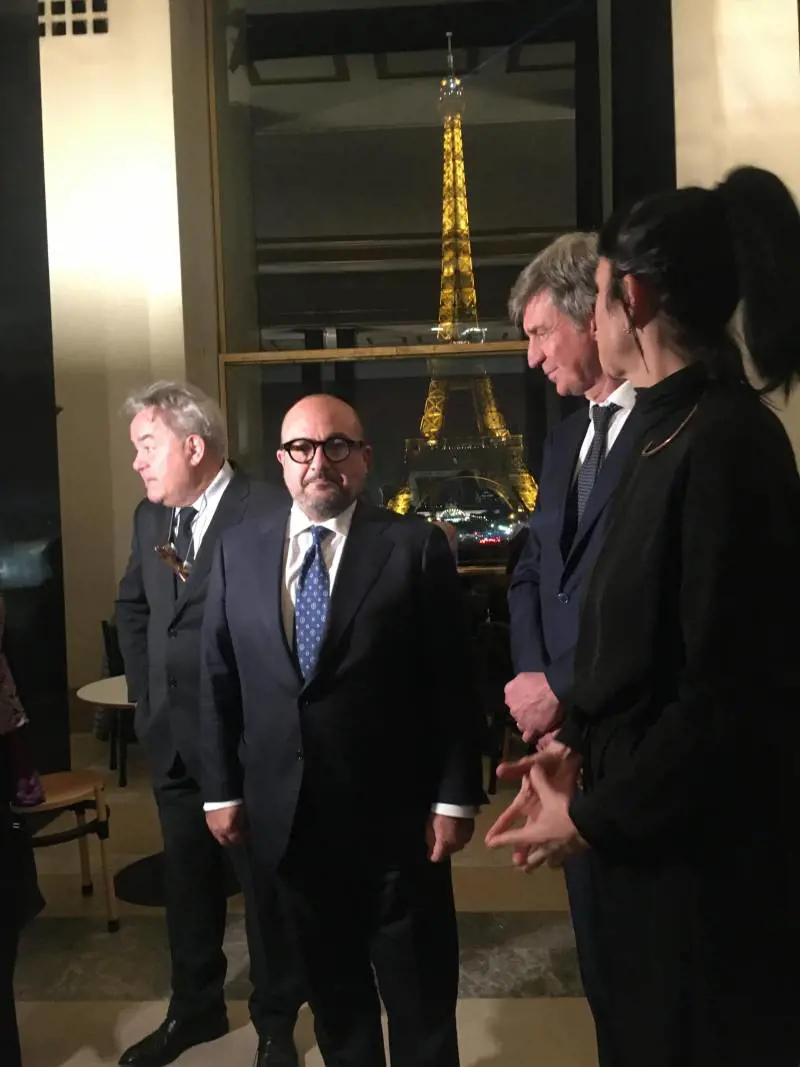 "Restituiscano i beni trafugati". Sangiuliano al Louvre per la trattativa