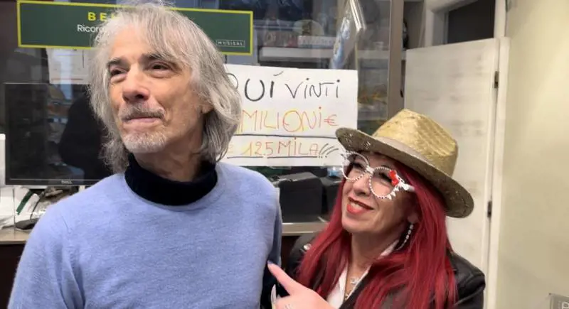 Nella tabaccheria fortunata vicino al Duomo: "Da noi vincite anche in passato..."