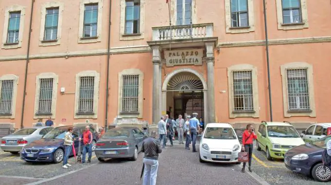Uccise zia a coltellate, assolto perché incapace intendere Nel 2021 nel Pavese, il 28enne dovrà curarsi 10 anni in una Rems