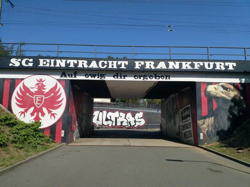 Napoli, occhio all’Eintracht. La "diva scontrosa" va presa con le molle