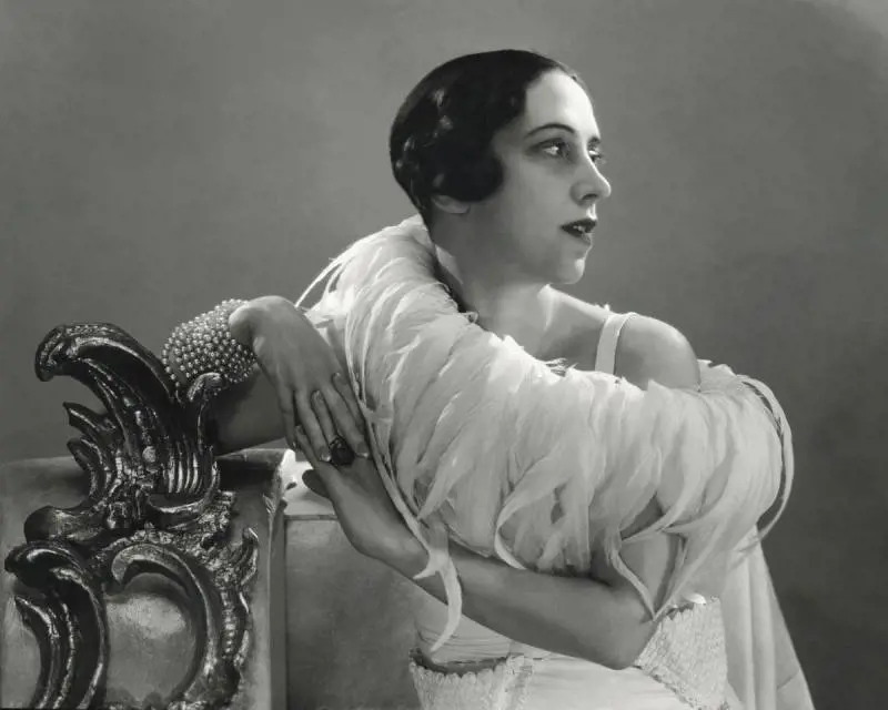 Elsa Schiaparelli, la divina della moda che sfidò Coco Chanel