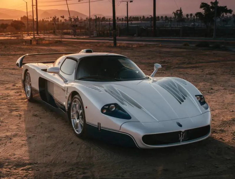 Maserati MC12, la hypercar del Tridente che sfida la Ferrari Enzo