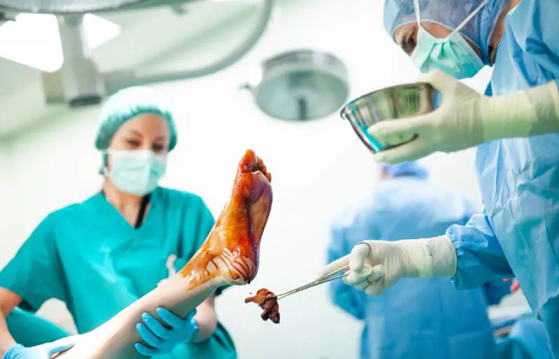 "Negli ospedali pubblici si impara a fare i medici"