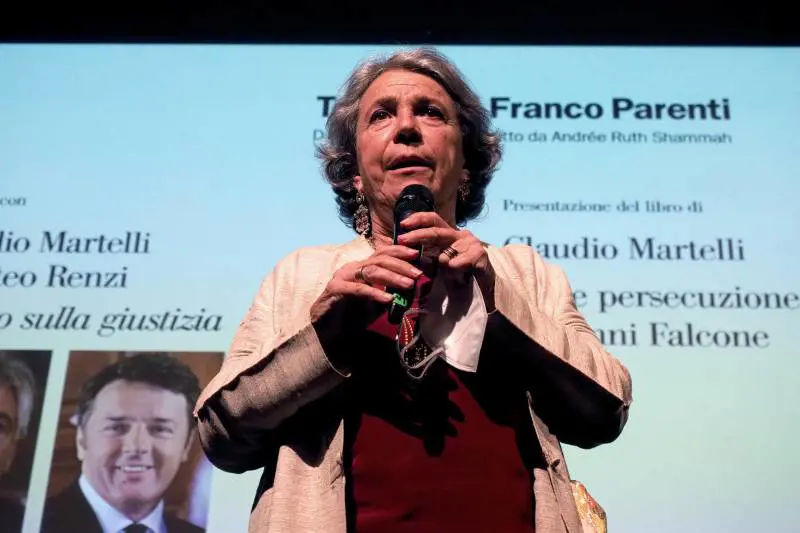 "La normalità è scandalosa nell’età della trasgressione"