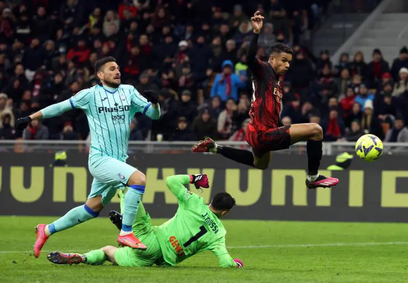 Il Milan azzanna l’Atalanta. Theo Hernandez e Messias sugli scudi