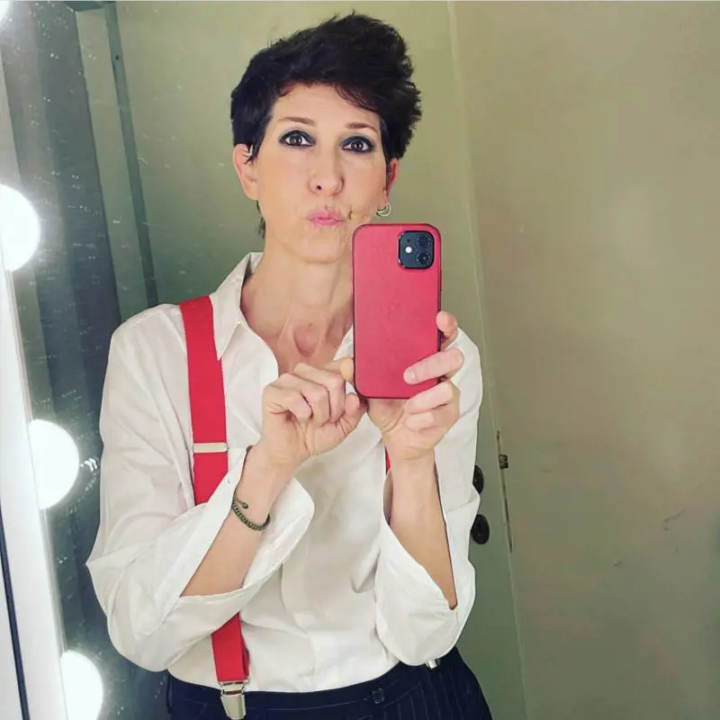 "Mi sembrava troppo bella...". Il commento antifemminista di Elly Schlein