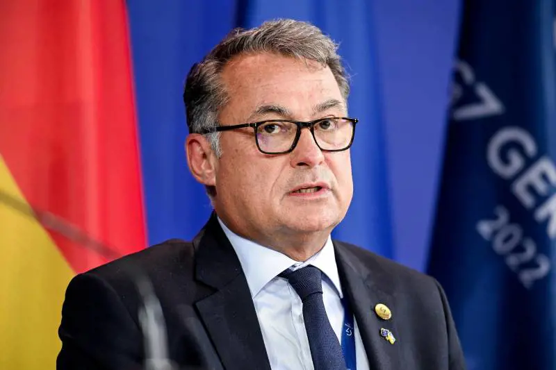 La Cina corre e rafforza i falchi Bce