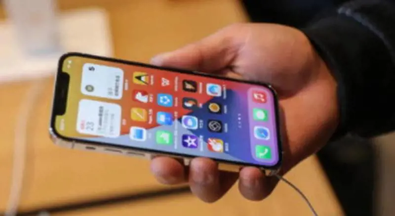 Limiti di tempo sull'uso degli smartphone per i minorenni: cosa succede in Cina