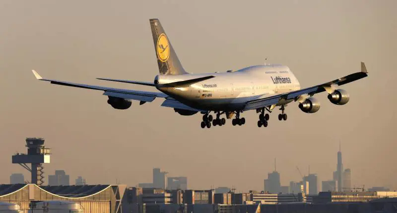 Aereo vola per 10 minuti senza piloti: cosa è successo sul Francoforte-Siviglia