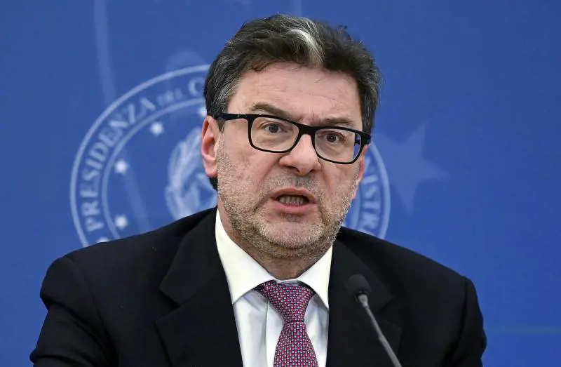 Bollette, bonus riscaldamento a chi risparmia