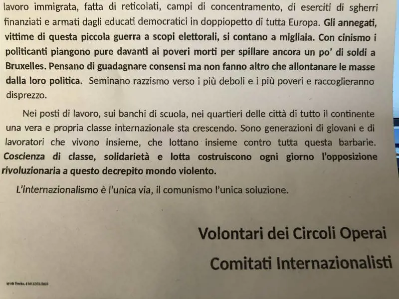 "Comunismo unica soluzione". Tornano i volantinaggi rossi porta a porta