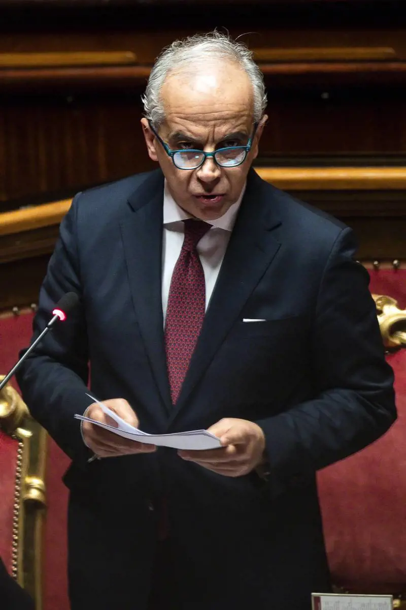 La sfida di Piantedosi a Frontex e scafisti. Ma la sinistra insiste: offende Salvini e parla di stragismo