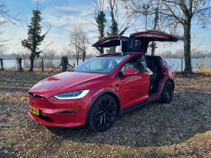 Tesla Model X Plaid, un’astronave da oltre 1.000 CV: guarda le foto 21