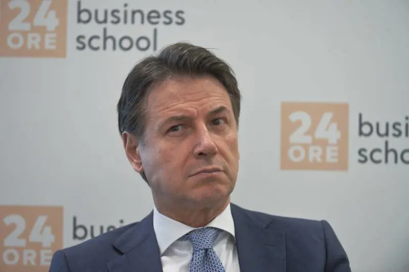 Conte tenta il blitz per colpire il leader di Italia viva
