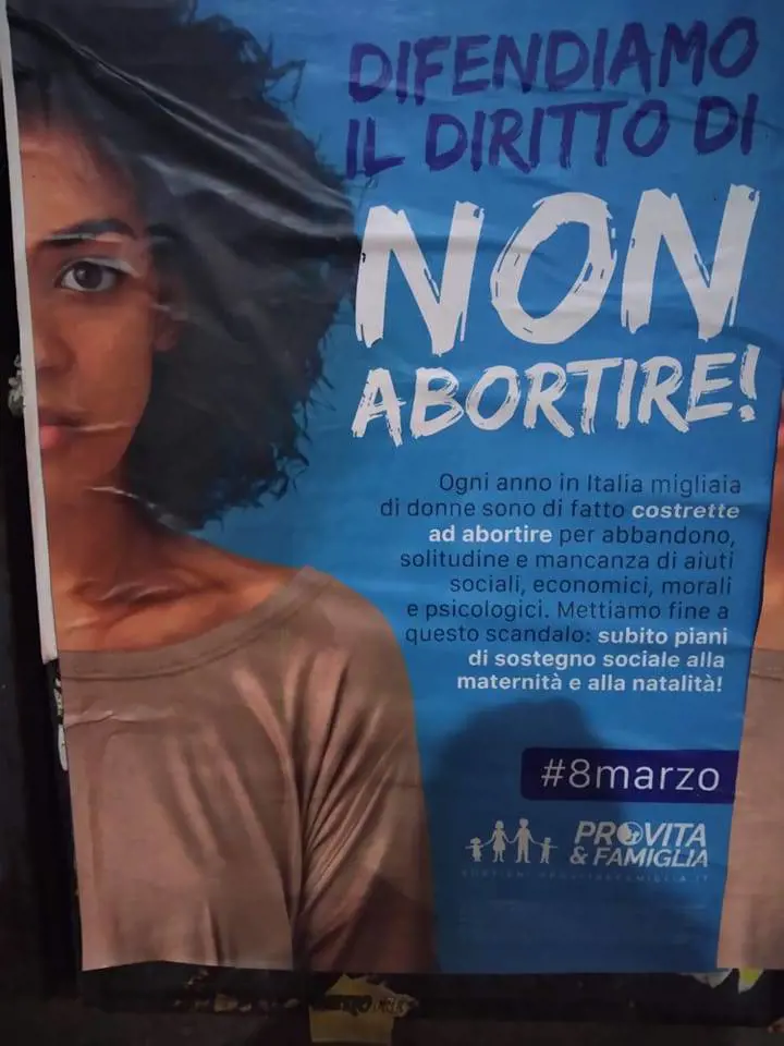 Uno dei manifesti della Pro Vita comparsi a Chiavari