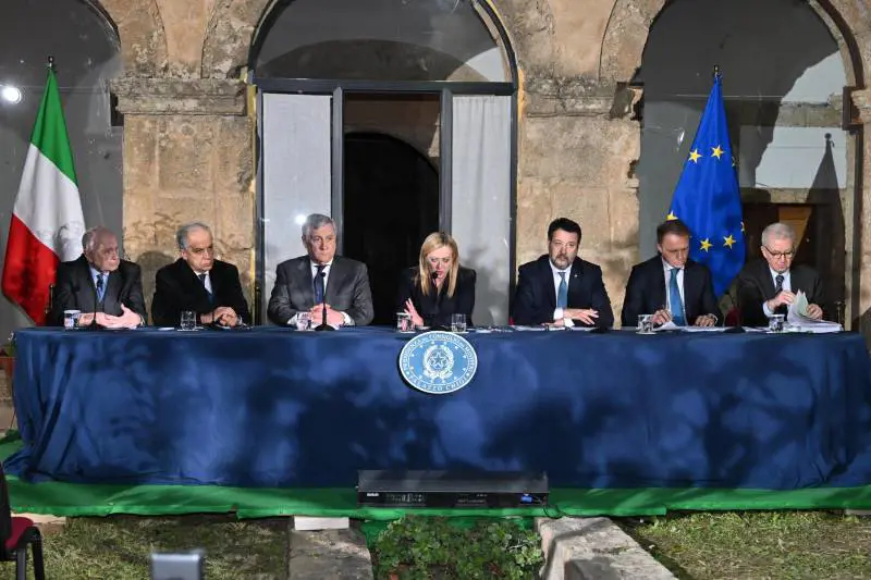 Pene più alte per gli scafisti e quote regolari: le novità del dl immigrazione