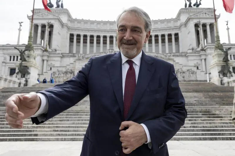 Rocca presenta squadra e programma: "Al primo posto i debiti e la sanità"