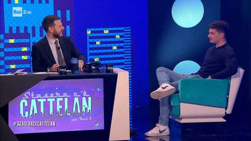 Filippo Tortu, a "Stasera c'è Cattelan" sfida la metropolitana, ma è lui il più veloce
