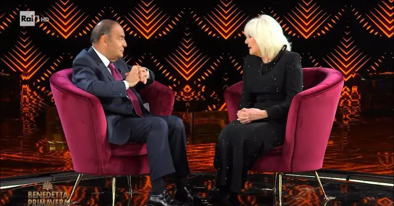 "Ridicolo", "È offensivo". Bufera del sindacato Rai su Bruno Vespa e Loretta Goggi