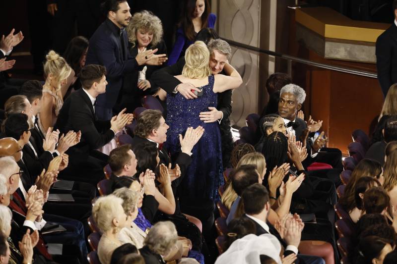 Adrien Morot, Judy Chin and Annemarie Bradley premiati con l'Oscar per make up e hairstyling per "The Whale"