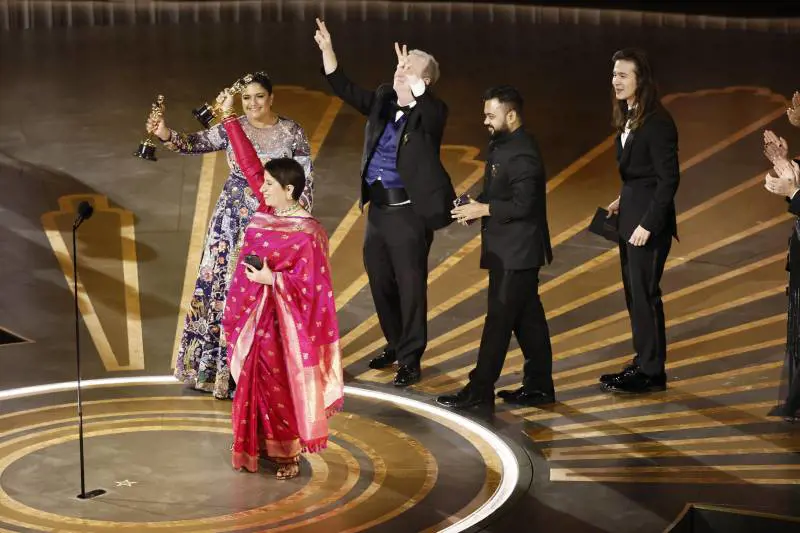 "The elephant whisperers" di Kartiki Gonsalves and Guneet Monga premiato con l'Oscar per il miglior corto documentario