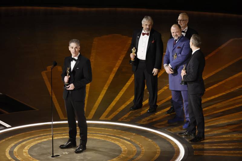 Mark Weingarten, James H. Mather, Al Nelson, Chris Burdon e Mark Taylor premiati con l'Oscar per il miglior sonoro per il film "Top Gun: Maverick"