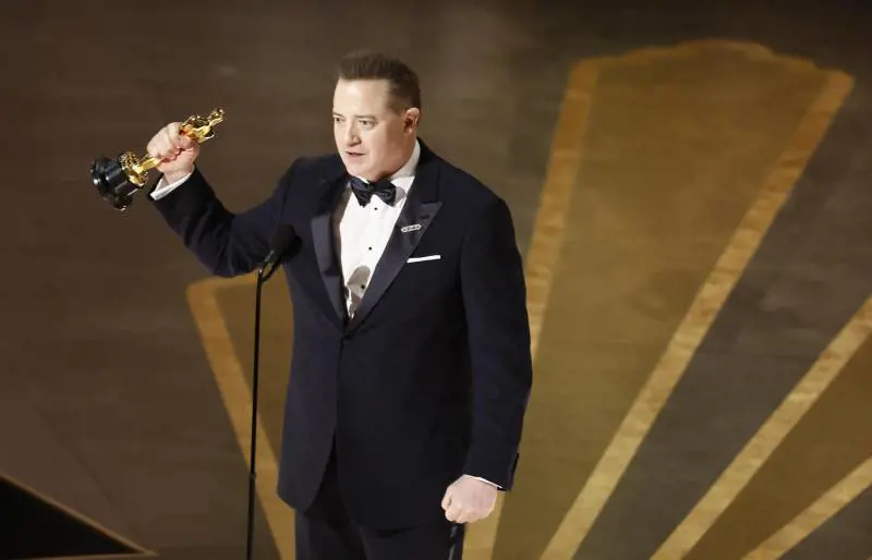 Brendan Fraser premiato con l'Oscar per il miglior attore protagonista per il film "The Whale"