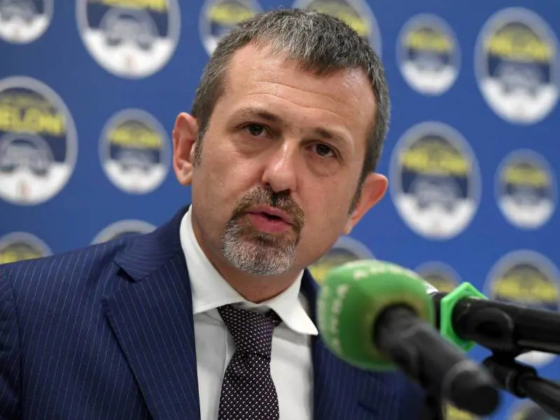 Le "bambinate" dei senatori Pd che escono dalle commissioni se c'è Delmastro