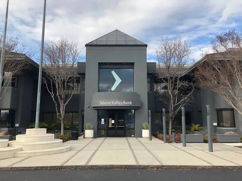 (Foto: Sede della Silicon Valley Bank, Santa Clara, California. Foto @ https://commons.wikimedia.org)