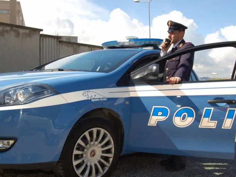 "Fascista, ti ammazzo". E l'anarchico pesta a sangue il 16enne