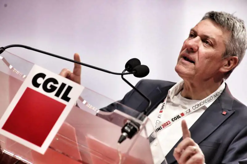 "Non è all'ordine del giorno". I sindacati si spaccano sullo sciopero