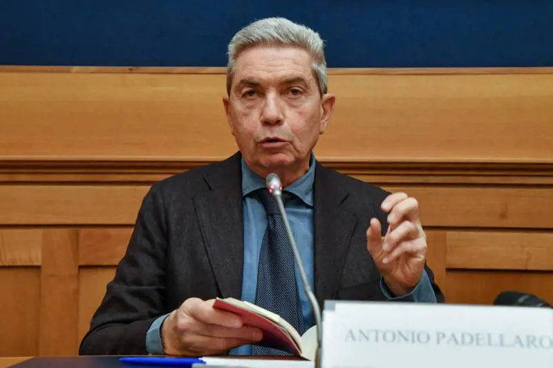 Prime crepe a sinistra sul linciaggio mediatico del generale Vannacci