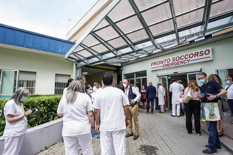 Mancano 30mila medici e 250mila infermieri. Gli stessi problemi di prima della pandemia