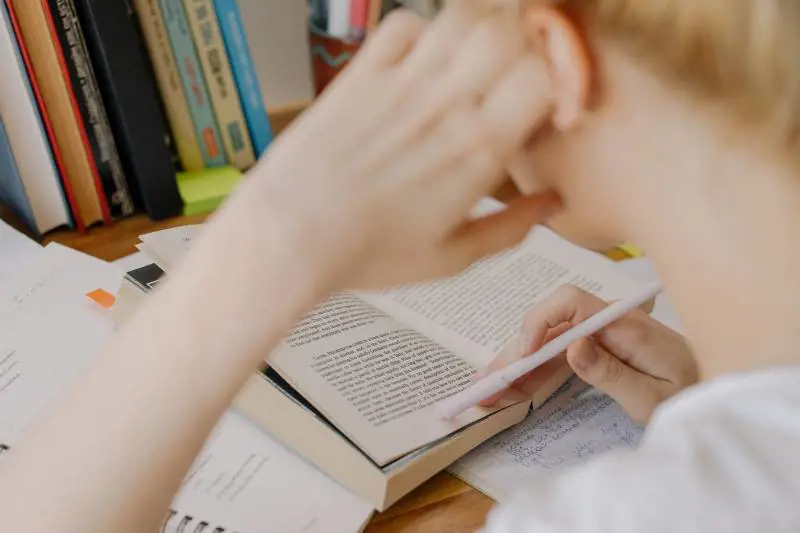 Nina, la sindrome down e il diritto alla maturità negato dalla scuola "per stress"