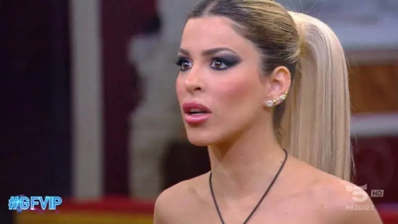 "Silenzio!", "Perché devo stare zitta?". Oriana si ribella nel fuorionda al Gf vip